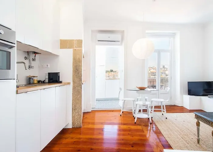 شقة 2 Bedroom With Fast Internet *