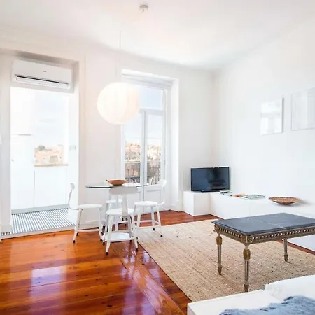 Апартаменты Central Apartment 2 Bedroom With Fast Internet Лиссабон